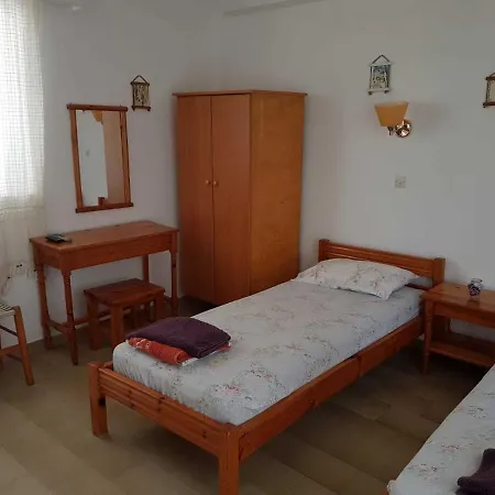 Family Run 2 Bed Studio Apartment 4 Kardamena (Kos)